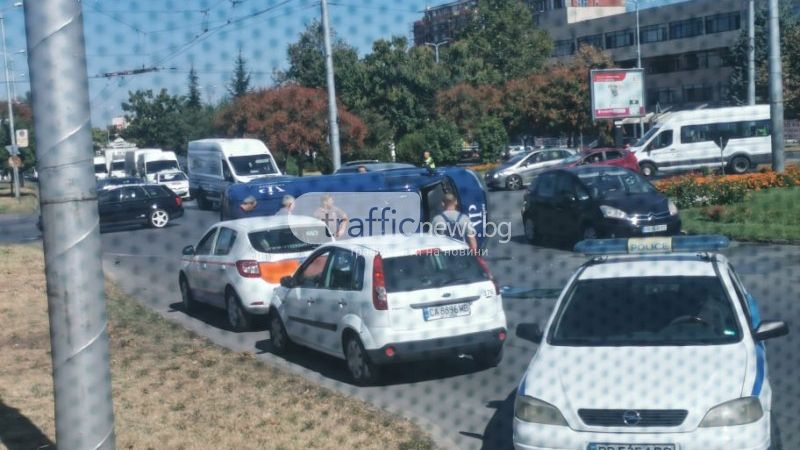Тежко меле с бус на охранителна фирма в Пловдив СНИМКИ