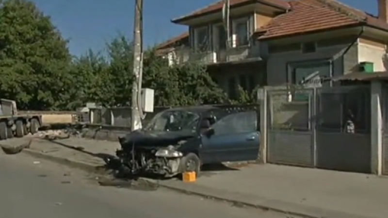 Извънредно! Пак ад с тир: Камионът помете кола и се заби в къща, има жертвa в Горнооряховско ВИДЕО