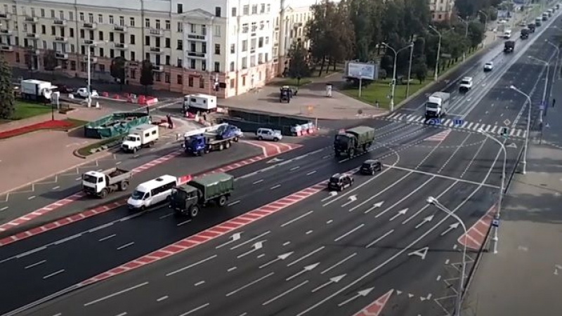 Танковете дойдоха в Минск ВИДЕО