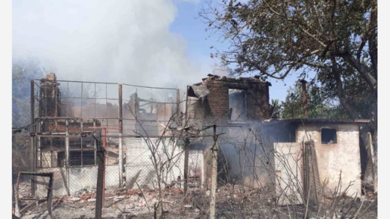 Южна България пламна! Огнената стихия изпепелява села, къщи и вили ВИДЕО 