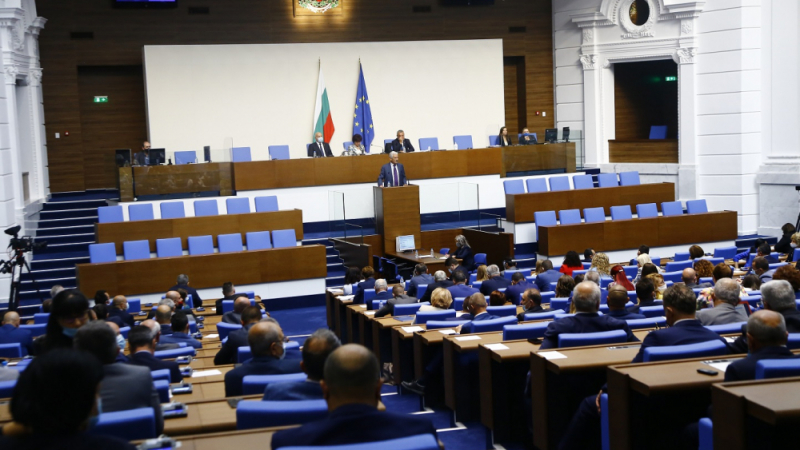 Социолози огласиха още едно изборно изследване, от което само победителят е ясен ТАБЛИЦИ