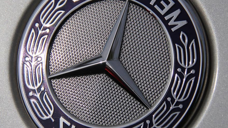 Mercedes със СНИМКИ на мистериозен и много необичаен модел