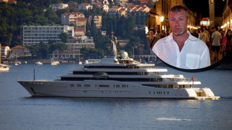 Абрамович взе на абордаж Бодрум със супер луксозната си яхта СНИМКИ