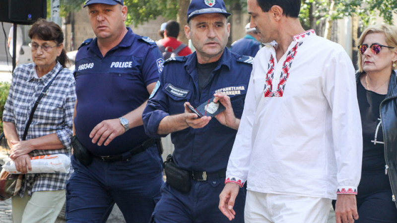 Напрежение в Пловдив на честванията за Независимостта, намеси се полиция СНИМКА