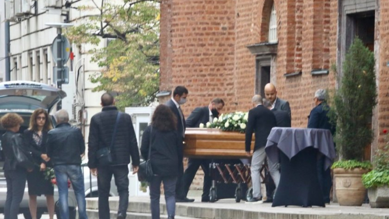 Защо ковчегът на Христо Сираков бе затворен и близките му решиха да кремират тялото?