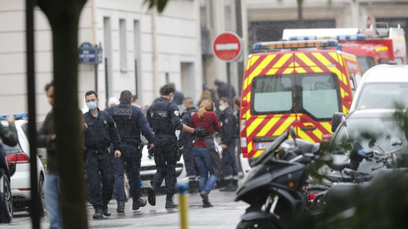  Още петима задържани за атаката с нож в Париж