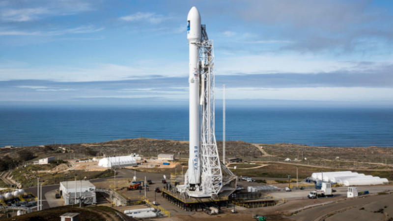 SpaceX спря ракетата Falcon 9 само 18 секунди преди изстрелване