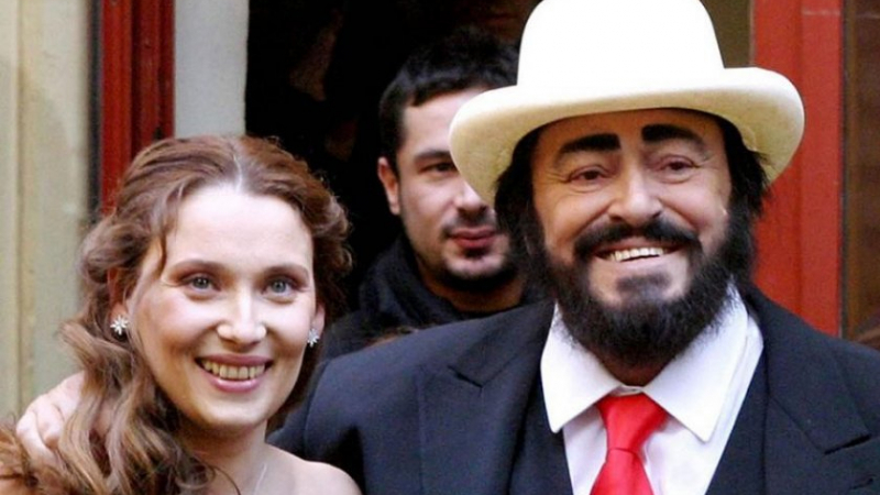 Невероятната история на вдовицата на Лучано Павароти завърши със сватба  СНИМКА