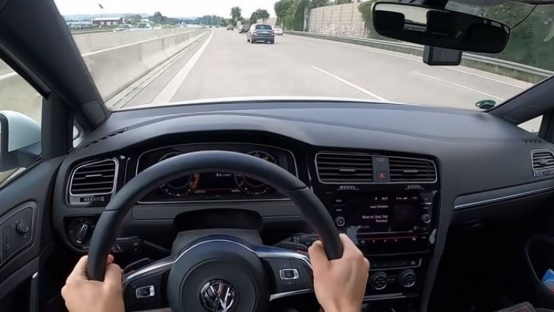 От първо лице: Катастрофа между VW Golf и Skoda при скорост 240 км/ч ВИДЕО