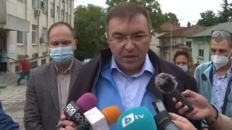 Здравният министър с извънредни новини за загиналите и ранените при касапницата край Елхово