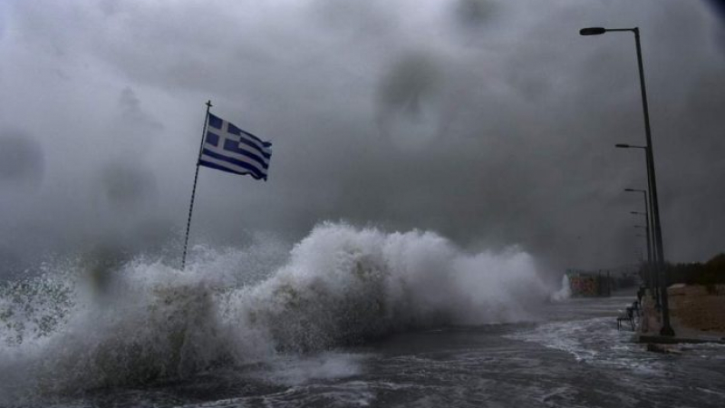 Гърция в паника: Фронт с градушки и ураганни ветрове нахлува от днес