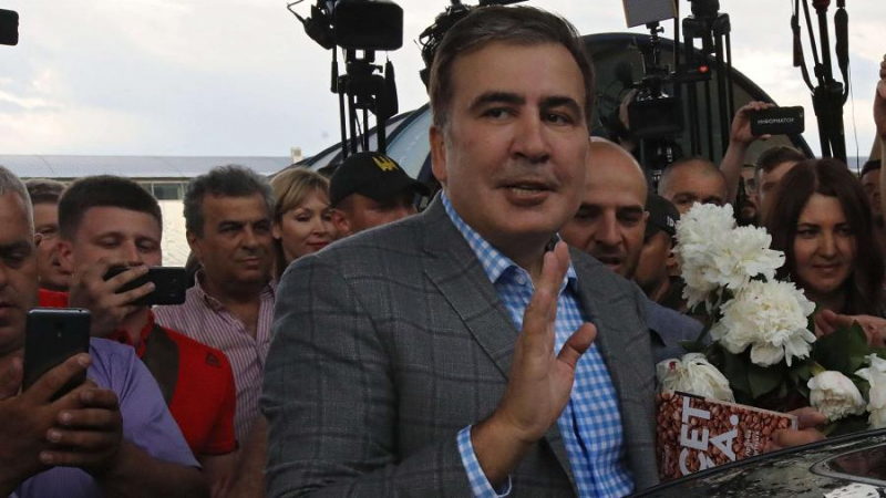 Пребиха Михаил Саакашвили в Атина ВИДЕО