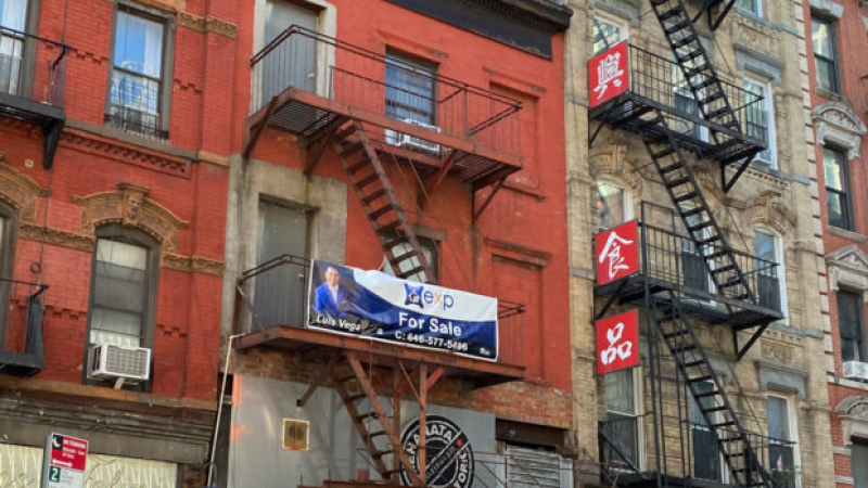 Продават сградата на прочут български бар в Манхатън за рекордна сума СНИМКИ/ВИДЕО