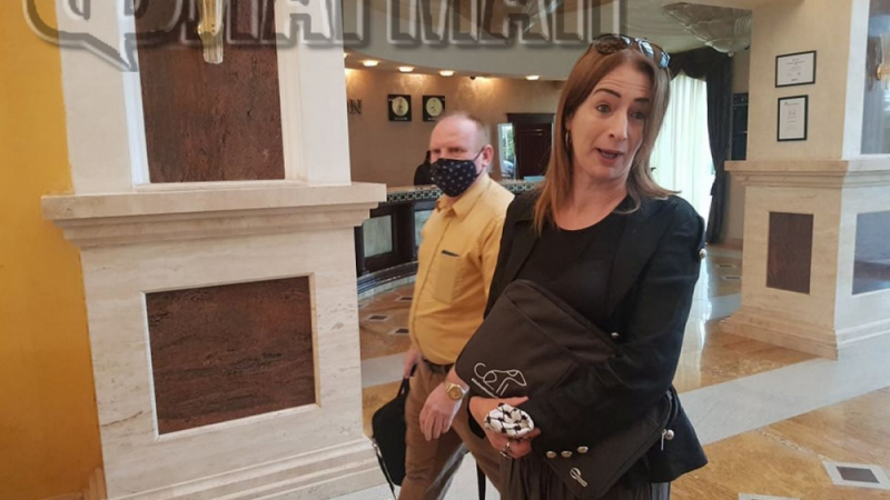 Страшен скандал в Поморие с евродепутатката Клеър Дейли, хулеща България ВИДЕО