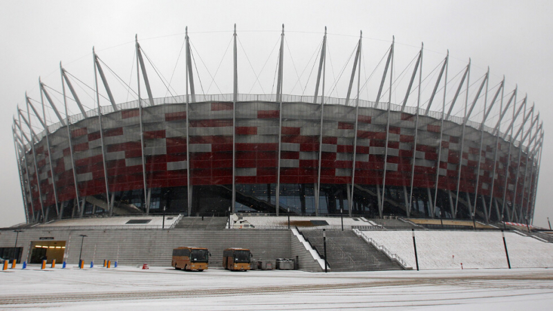 Националният стадион в Полша става болница за заразени с К-19