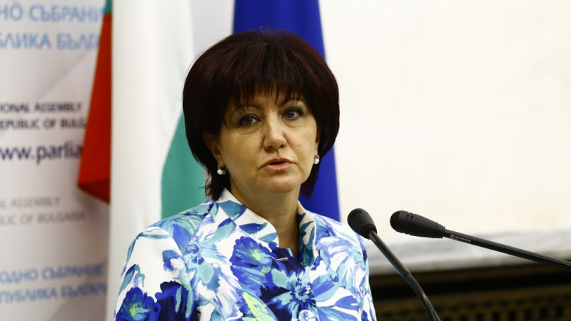 Караянчева се завръща в Народното събрание