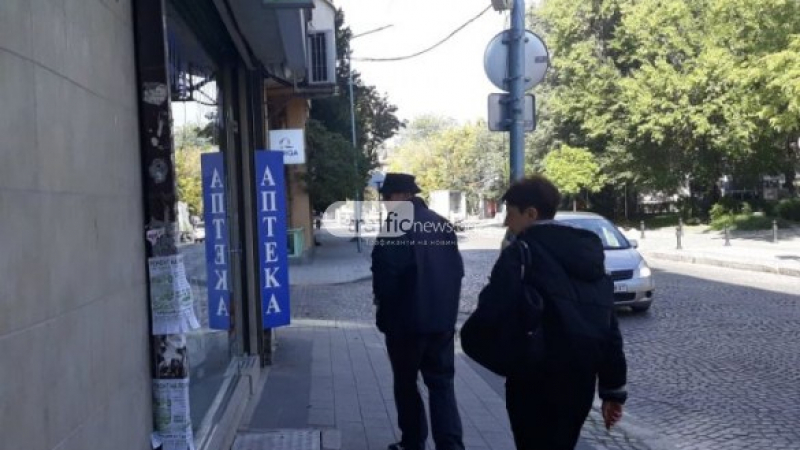 Започна се: Пловдивчани щурмуваха аптеките, запасяват се с... 