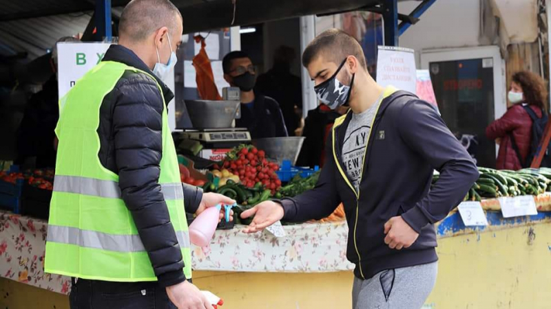 "Пазари ЮГ" въведе задължителни маски на пазарите "Красно село", "Иван Вазов" и "Борово"