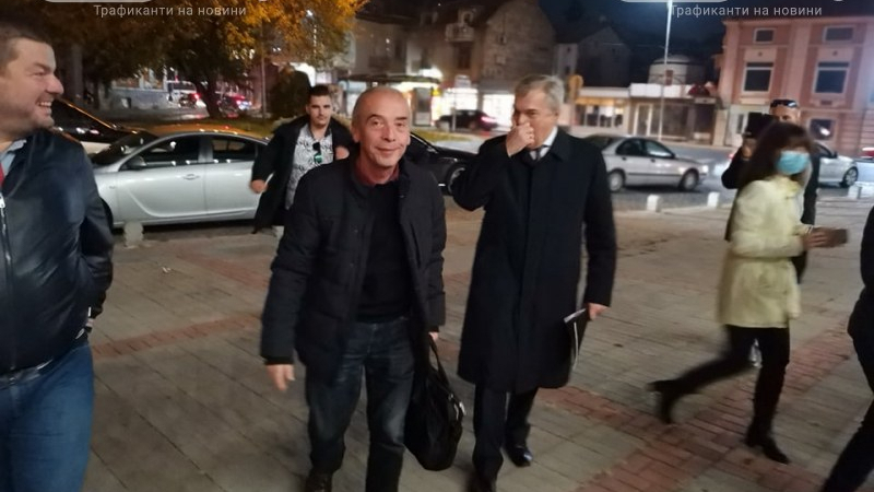 Мангъров отиде в Пловдив и пак потъпка забраните на здравния министър СНИМКИ