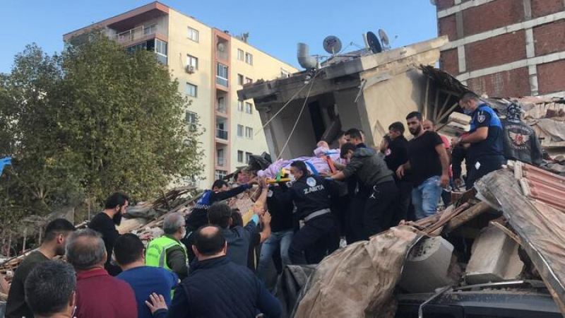 Ужасът продължава: Броят на жертвите на чудовищното земетресение в Измир расте СНИМКИ/ВИДЕО 18+