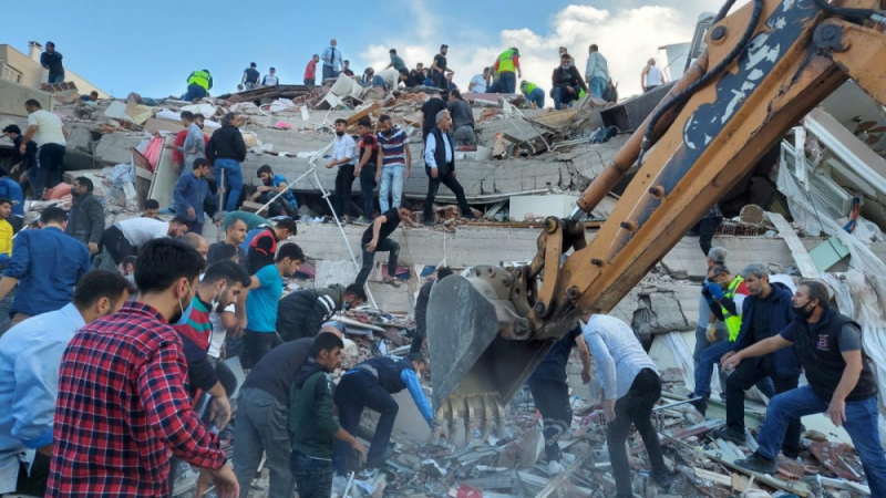 Трагедията е огромна: В Турция не смогват да преброят труповете и ранените