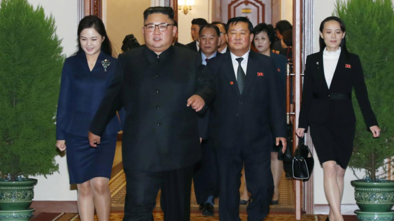 Какво се случва? Ким Чен Ун тръгна по официални събития с бившата си любовница 