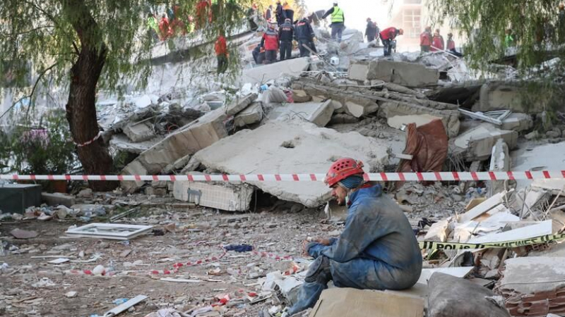 Кошмарни вести след разрушителния трус в Измир