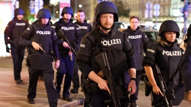 Кметът на Виена разясни, че ликвидираният терорист е поставил.... 