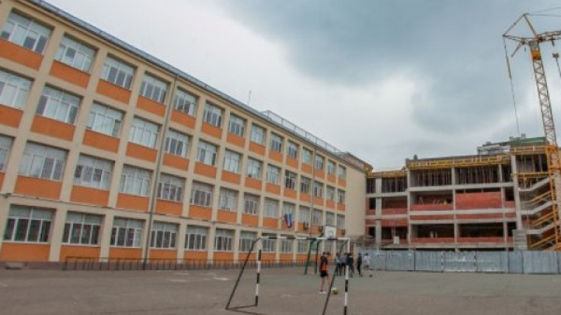 Какво се случва в училището в Опака, което загуби двама преподаватели заради К-19 ВИДЕО
