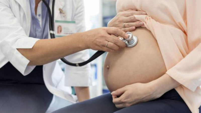 Болници искат отрицателен PCR от родилки, МЗ – това не е допустимо