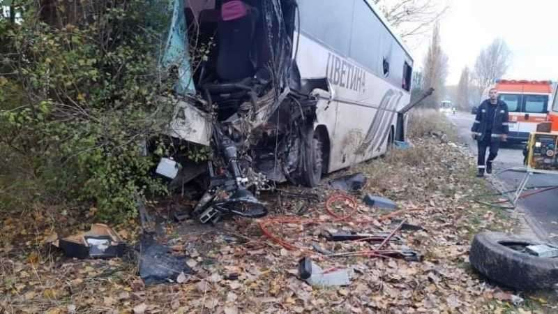 Извънредни новини за шофьора на рейса от кървавото меле в Ботевградско 