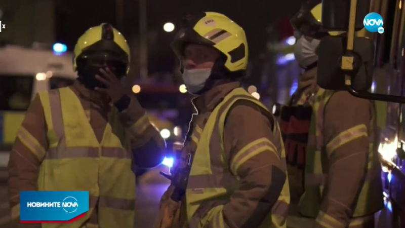 Автомобил се вряза в полицейско управление в Лондон ВИДЕО