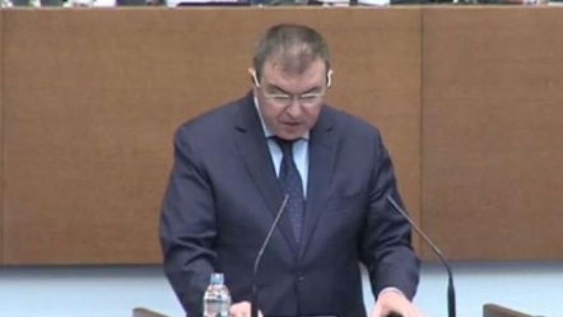 Министър Ангелов обяви в парламента последни важни новини за К-19 у нас ВИДЕО