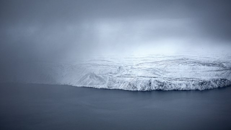 Под ледовете на Гренландия може да тече река, дълга хиляда километра