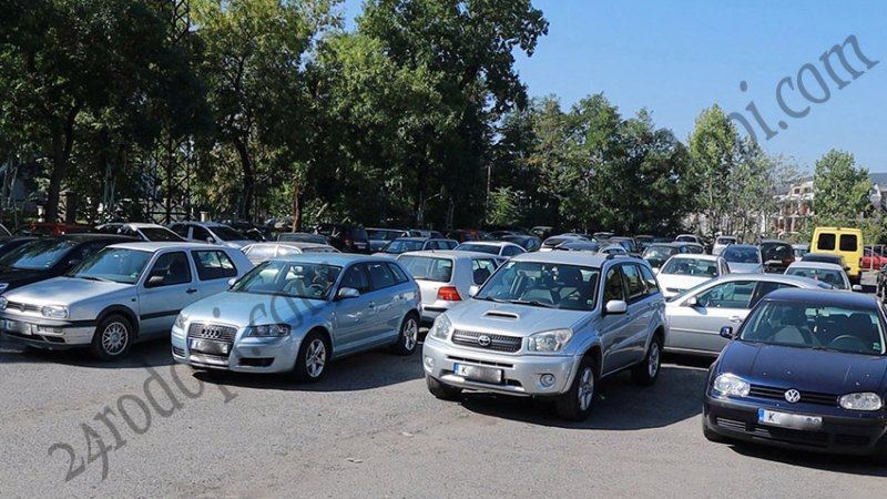 Мистерия в Одрин: Цял паркинг с 64 тузарски коли от България, издирват собствениците им 