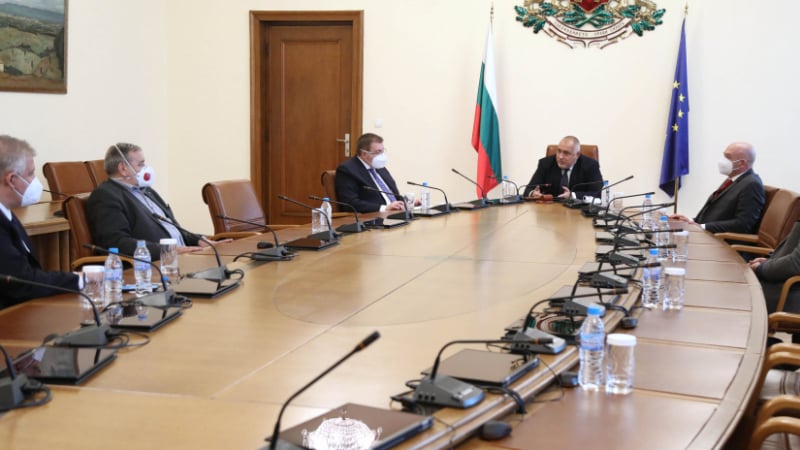 Извънредни новини след среща на Борисов с министър Ангелов и ген. Мутафчийски