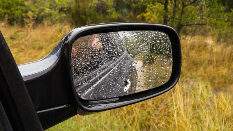 Ето как да предпазите огледалата на колите от дъжд и лед