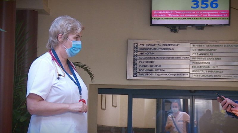 Жената, стояла до проф. Чирков, докато трансплантира първото в България сърце, просълзи с думите си 