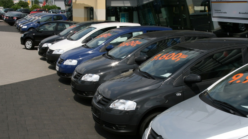 Предлагат държавен бонус при покупка на нова кола и онлайн регистрация в КАТ
