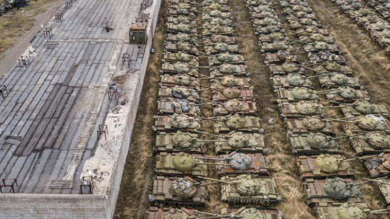 Вижте танковата гробница на СССР