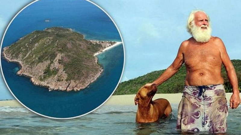 Мъж си купи остров за 13 000 долара и го превърна в рай