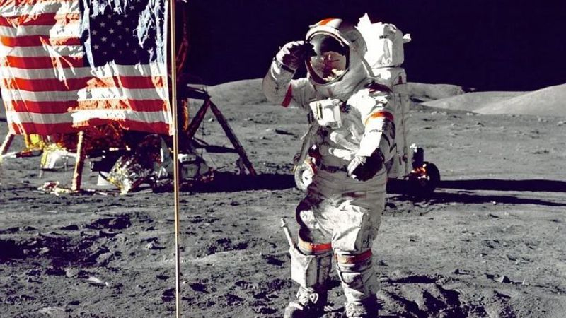 Появиха се нови доказателства, че американците не са били на Луната СНИМКИ