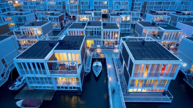 Феноменалният квартал с плаващите къщи в Амстердам