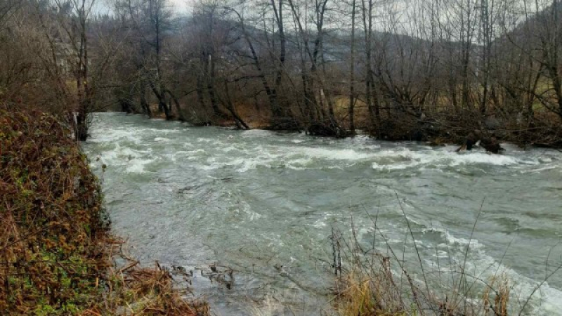 Задава ли се воден апокалипсис: Голяма опасност дебне Смолян СНИМКИ 