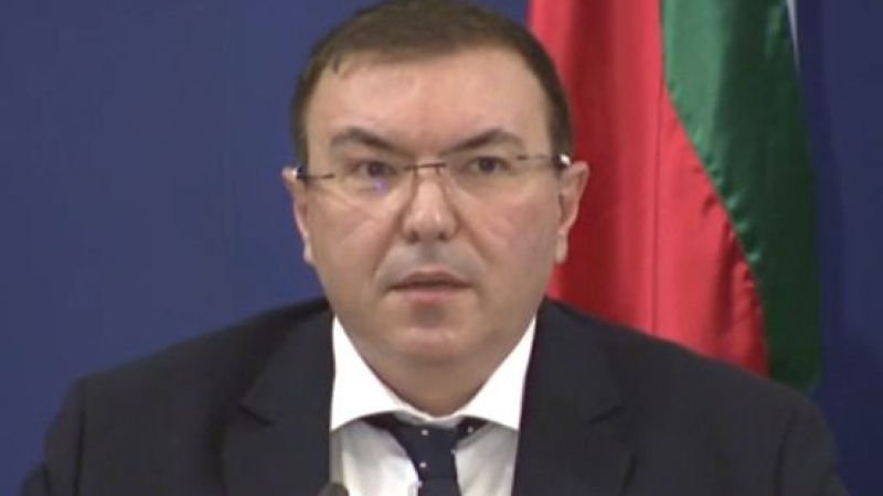 Министър Ангелов обяви кои мерки остават до 31 януари и кои отпадат ВИДЕО