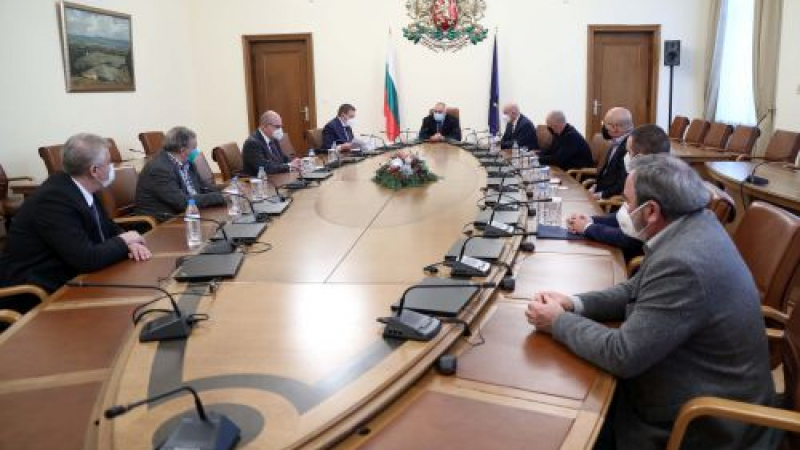 Щабът докладва на Борисов за ситуацията с К-19 у нас, премиерът обяви добра новина СНИМКИ