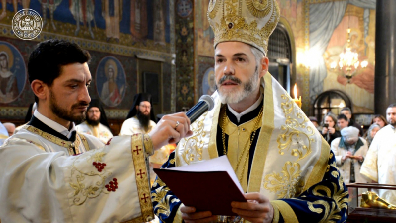 Негово високопреосвещенство Антоний освещава параклис на „Свети Иван Рилски“ в Мальовица
