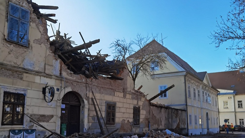 Трусът в Хърватия срина град Петрине, дете е загинало! Апокалипсисът няма край ВИДЕО