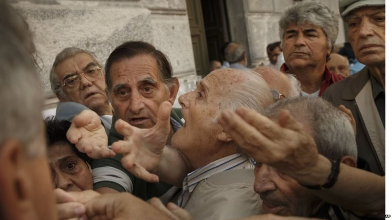 Бедните гръцки пенсионери ликуват след тази новина, дават им безплатни ... 