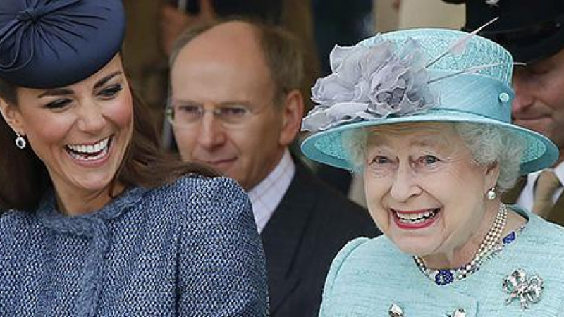 Кейт Мидълтън призна с какво е подкупила Елизабет II